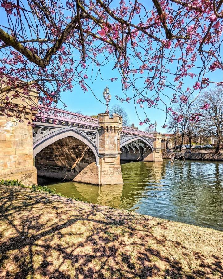 Superb City Centre Apartment Within The City Walls York Exterior photo
